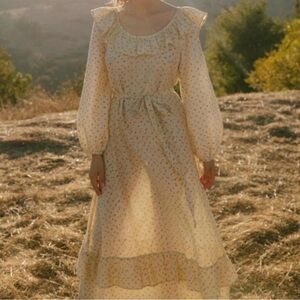 Christy Dawn | Conley Dress Natural
Ditsy Silk Cotton Block Printed & Imperfect